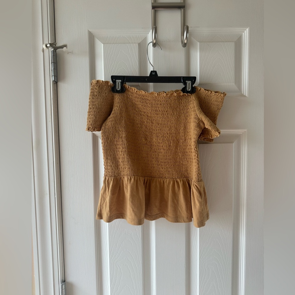 woman’s american eagle of the shoulder blouse size: medium